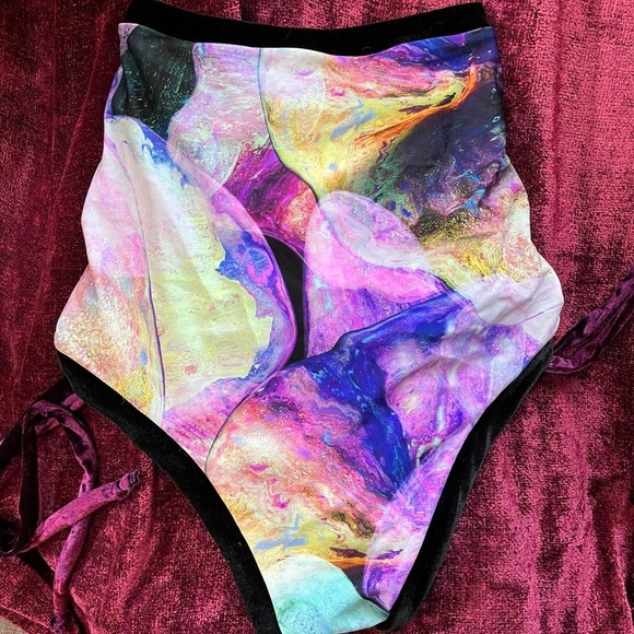 Luxmuse x Disco Lemonade shorts - Picture 4 of 4